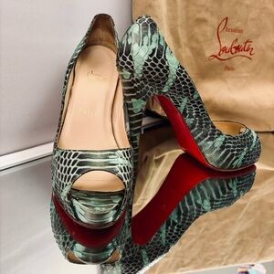 Christian Louboutin Bianca Python Peep Toe Platform Pumps EU 39 Green Red Sole